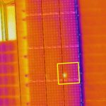 ソーラーパネルのドローン赤外線写真