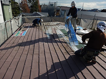 既存金属屋根撤去状況 既存金属屋根撤去状況